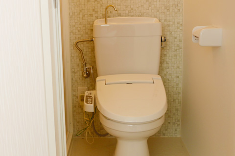 温水洗浄機能付トイレ完備